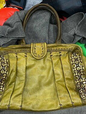 Auth. Vtg. ISABELLA FIORE Oversized Olive Green Leather Satchel